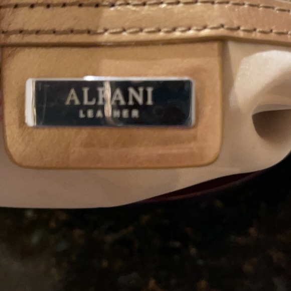 Gold Alfani Leather & wood purse or clutch - Picture 6 of 6